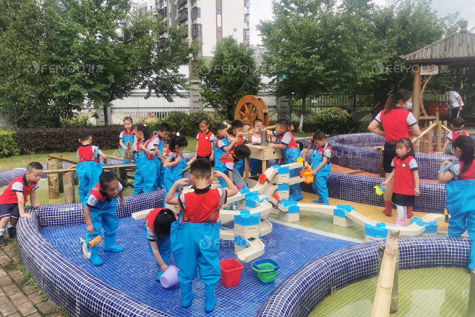 幼兒園沙水玩具讓幼兒玩出創(chuàng)意、玩出價值